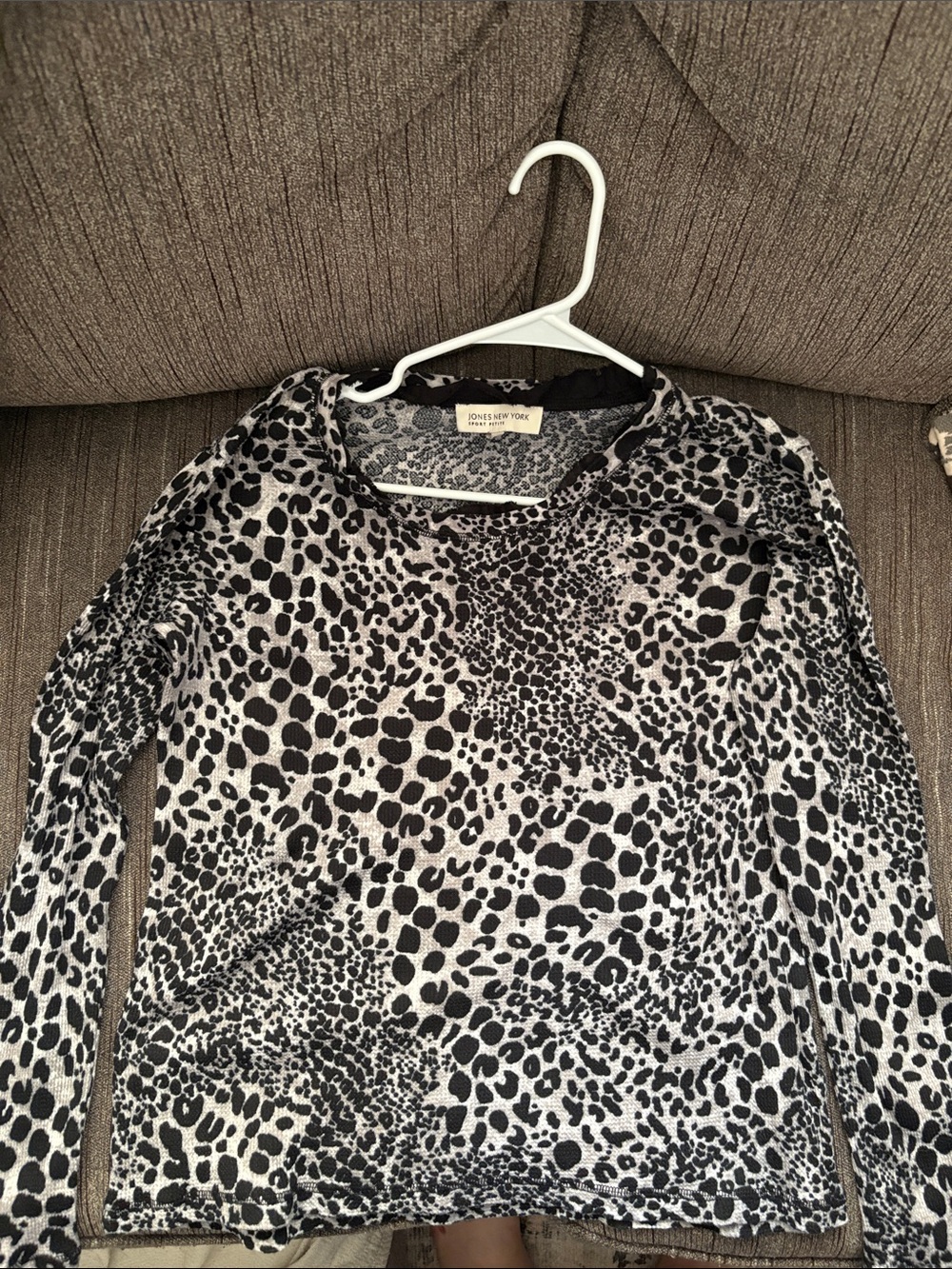 Jones New York Black and White Leopard-Print Long Sleeve Top